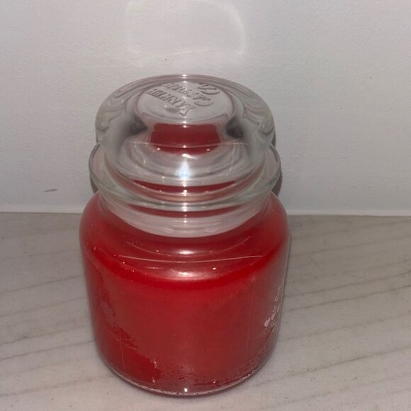 RARE Yankee Candle Country Kitchen Wild Strawberry Red Vintage 14.5 oz - Picture 5 of 6